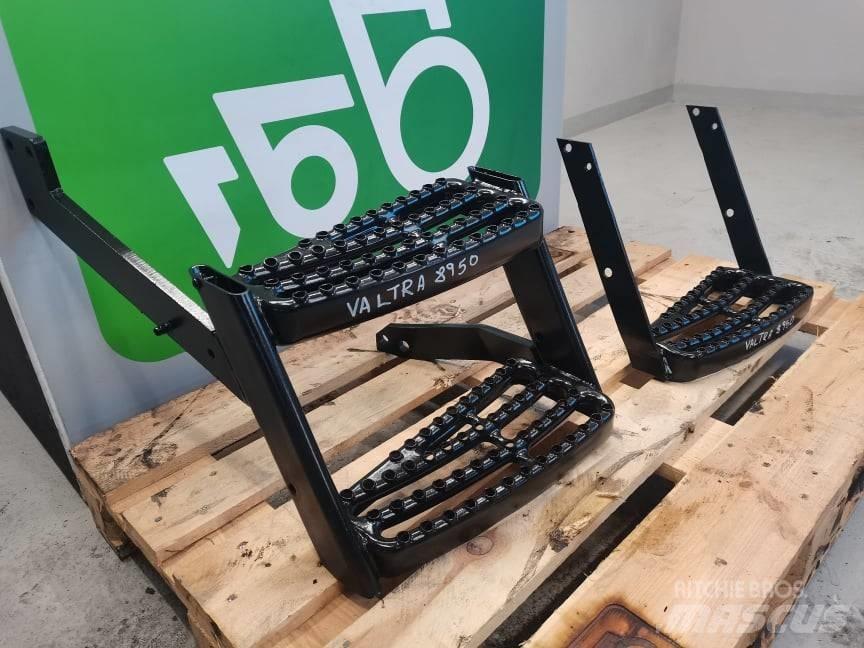 Valtra 8950  stairs Cabine en interieur