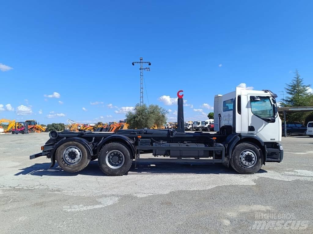 Renault 320 DCI Vlakke laadvloer met kraan