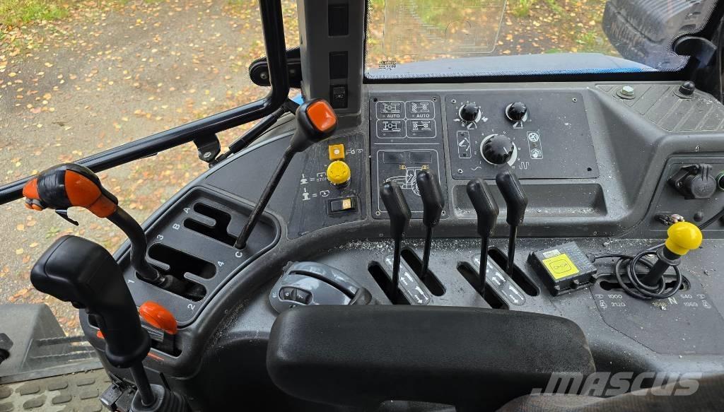 New Holland TM 120 Tractoren