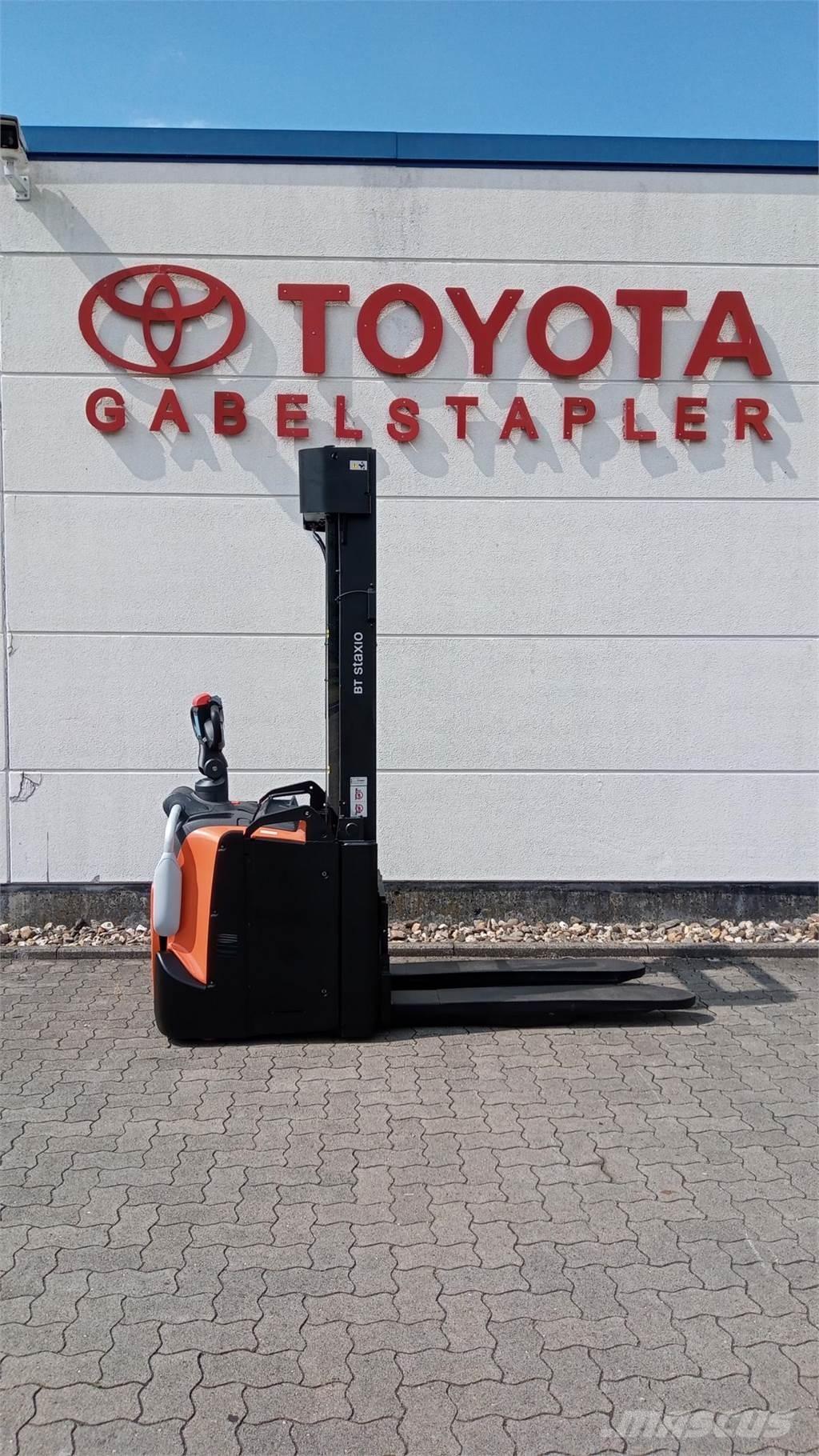 Toyota SWE160L Stapelaar meeloop