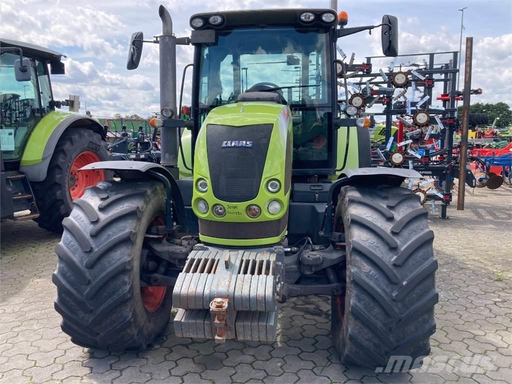 CLAAS Arion 640 Tractoren