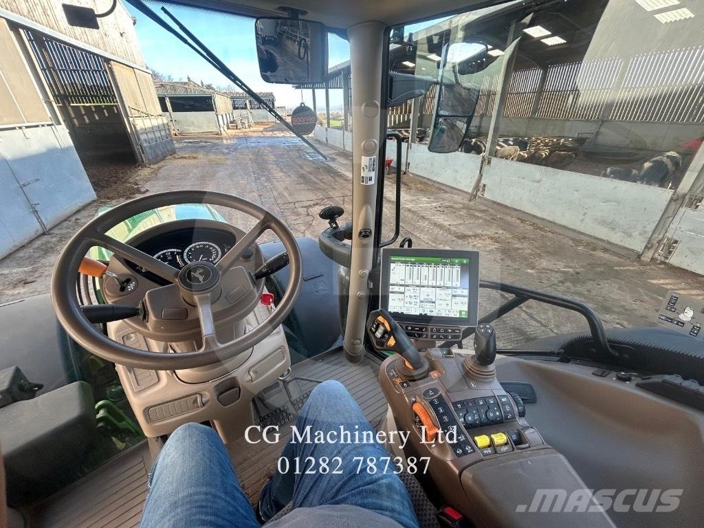 John Deere 6215 R Tractoren