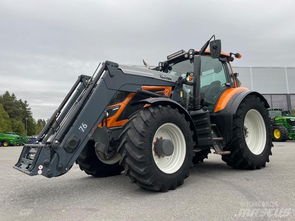 Valtra T 174 Tractoren