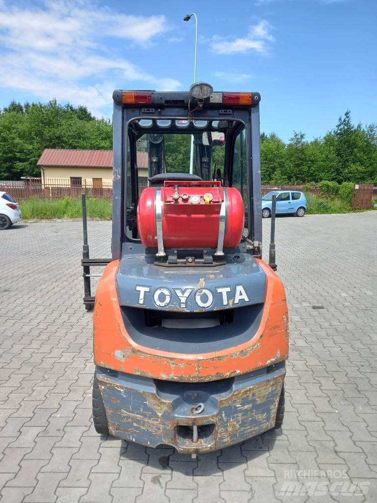 Toyota 8 FGF 30 LPG heftrucks