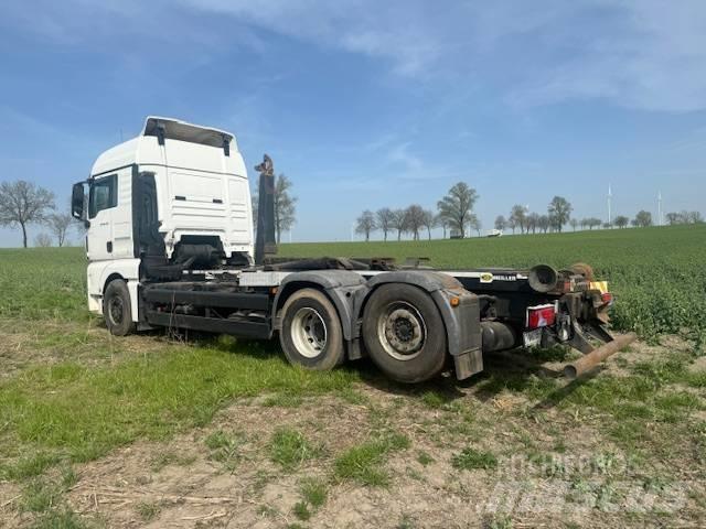 MAN 26.440 Vrachtwagen met containersysteem