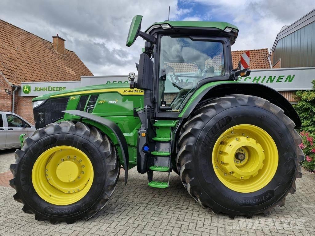 John Deere 7R330 Tractoren