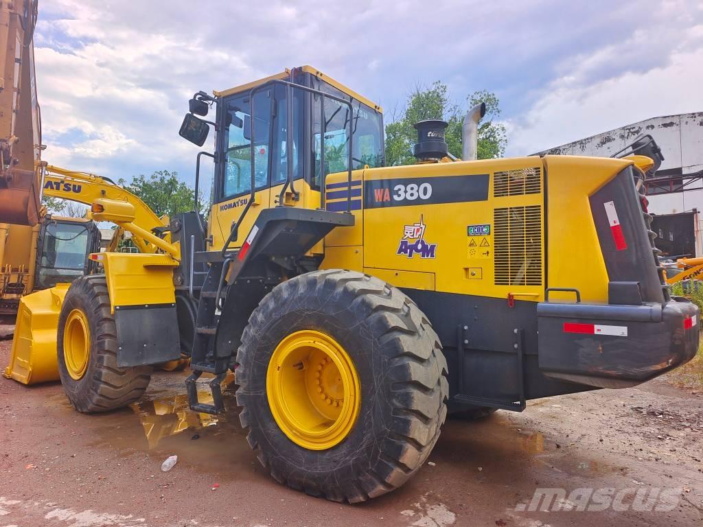 Komatsu WA 320-5 Wielladers