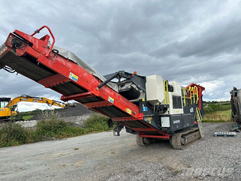 Sandvik QJ 241 Mobile crushers