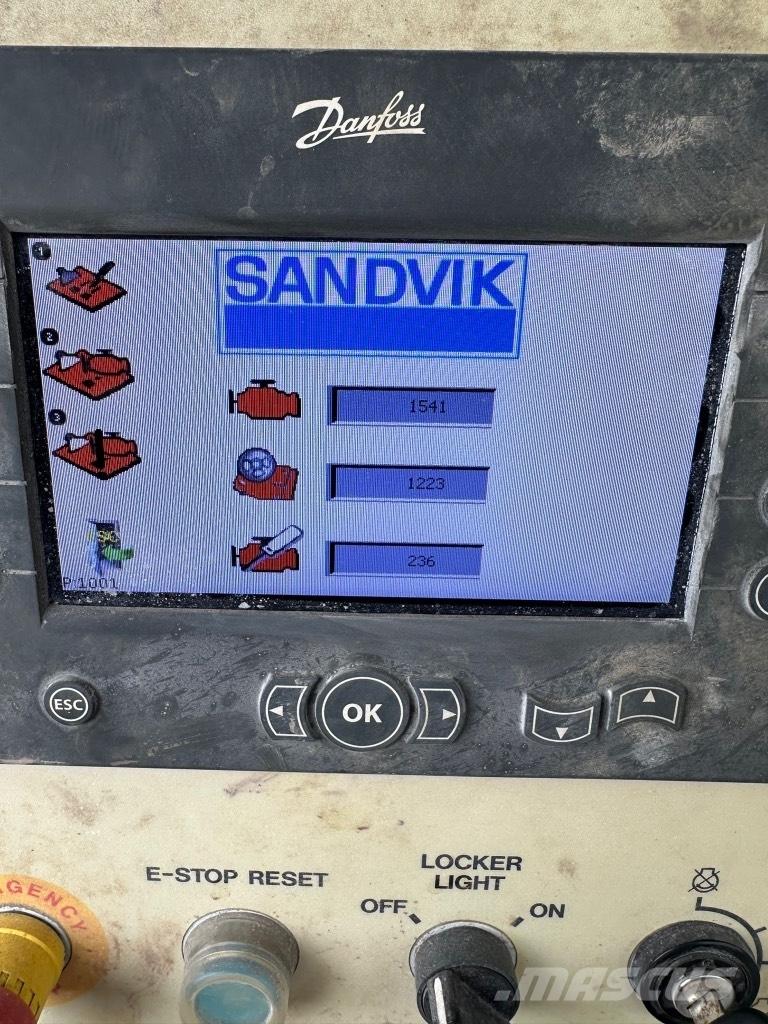 Sandvik QJ 241 Mobile crushers