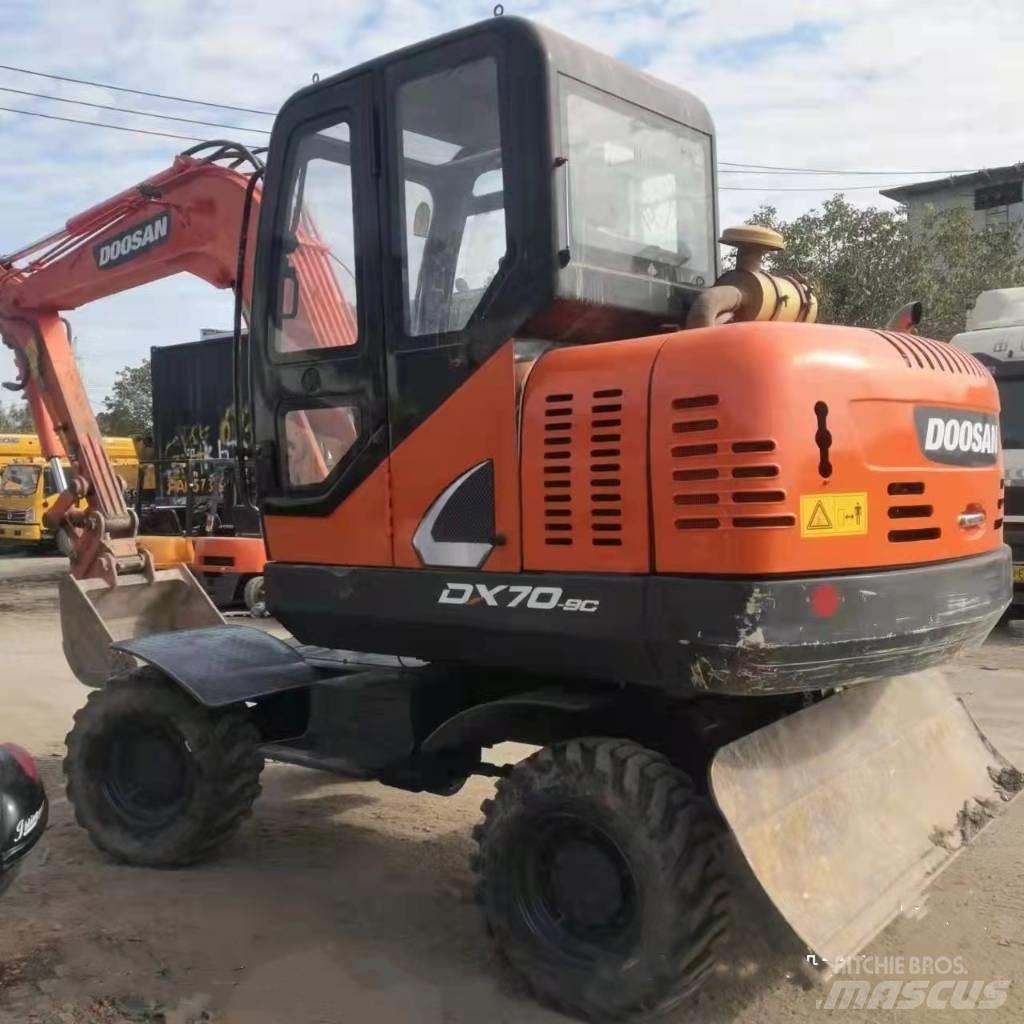 Doosan DX70W-9C Wielgraafmachines
