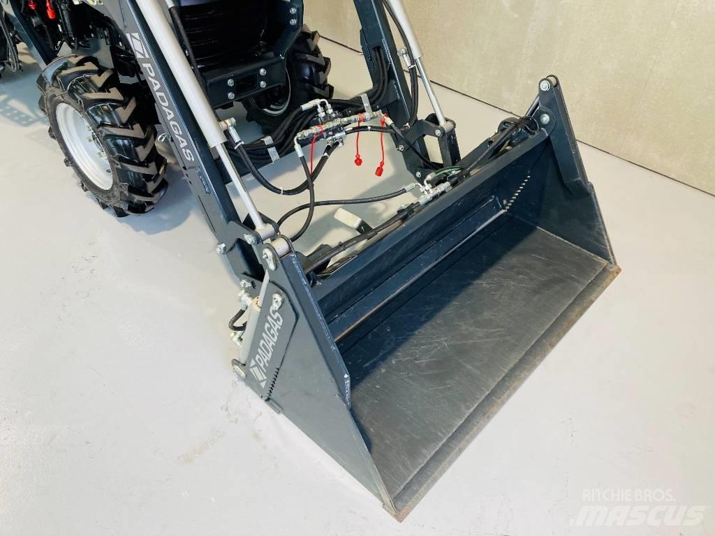 Farmtrac 26 H 4WD Tractoren