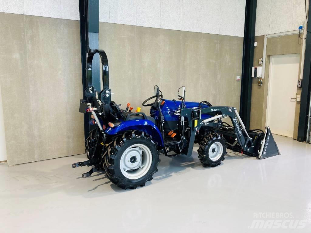 Farmtrac 26 H 4WD Tractoren
