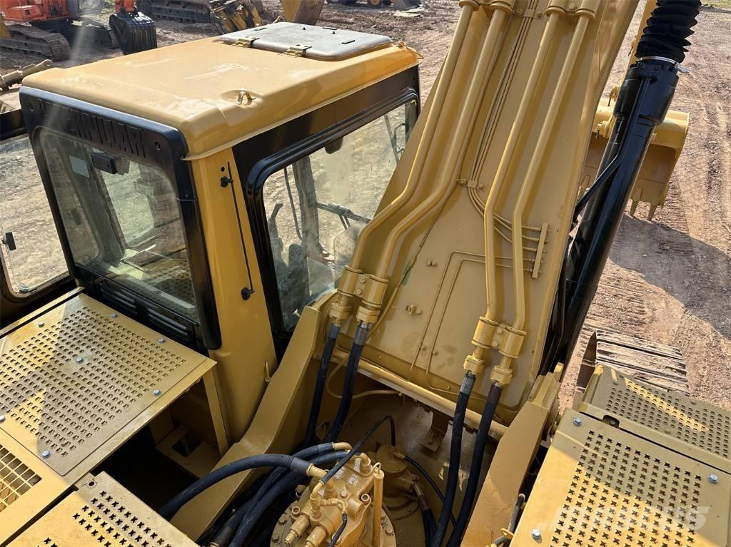 CAT 330 B Rupsgraafmachines