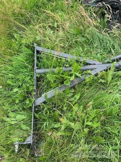 CLAAS BALE TWISTER Ronde-balenpersen