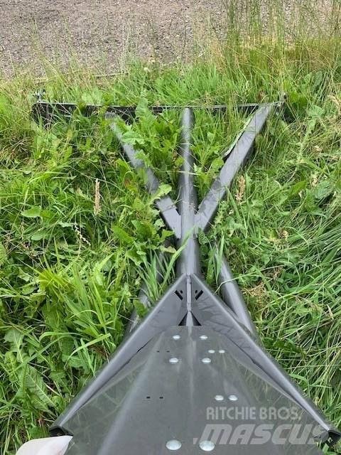 CLAAS BALE TWISTER Ronde-balenpersen