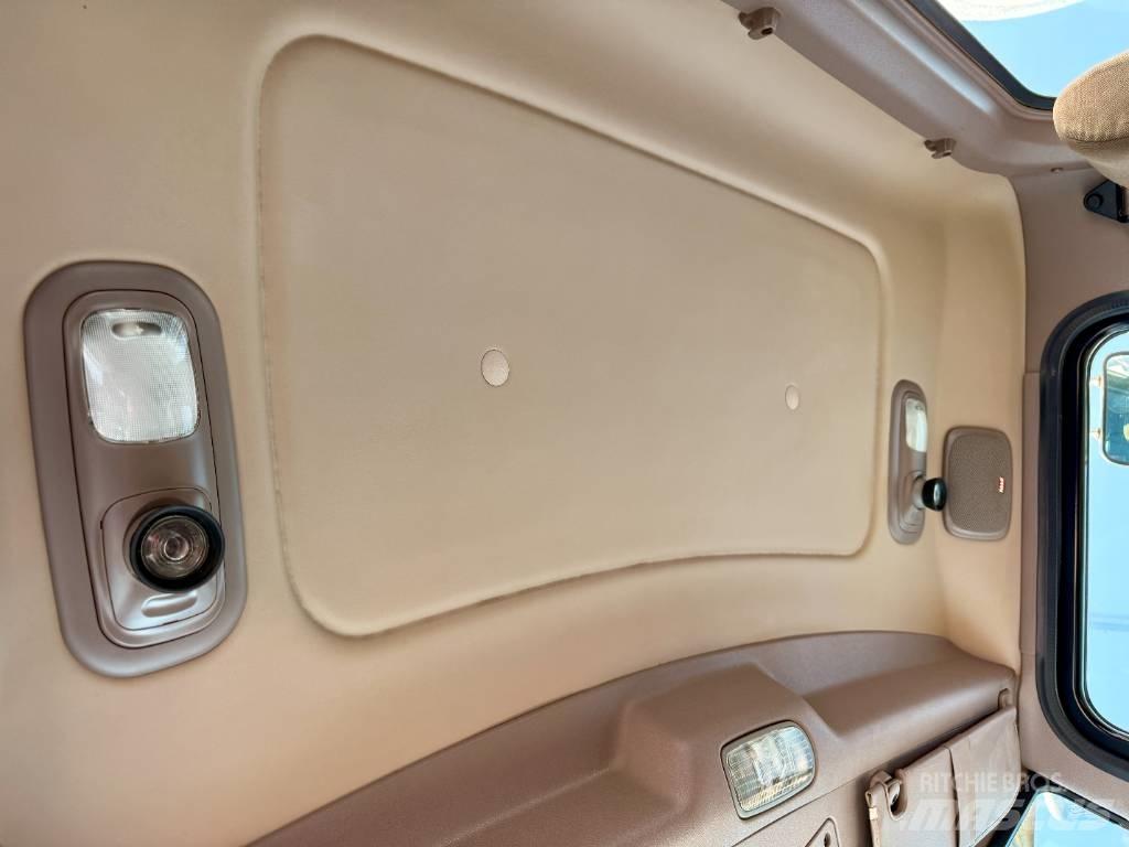 Peterbilt 388 Trekkers