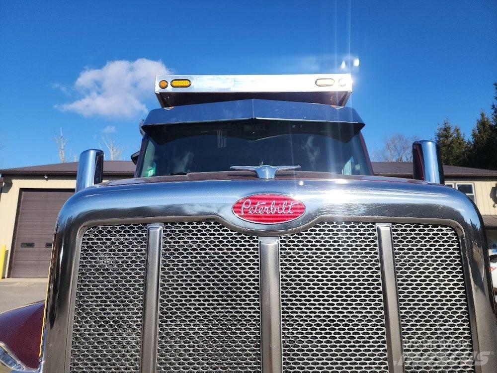 Peterbilt 567 Trekkers