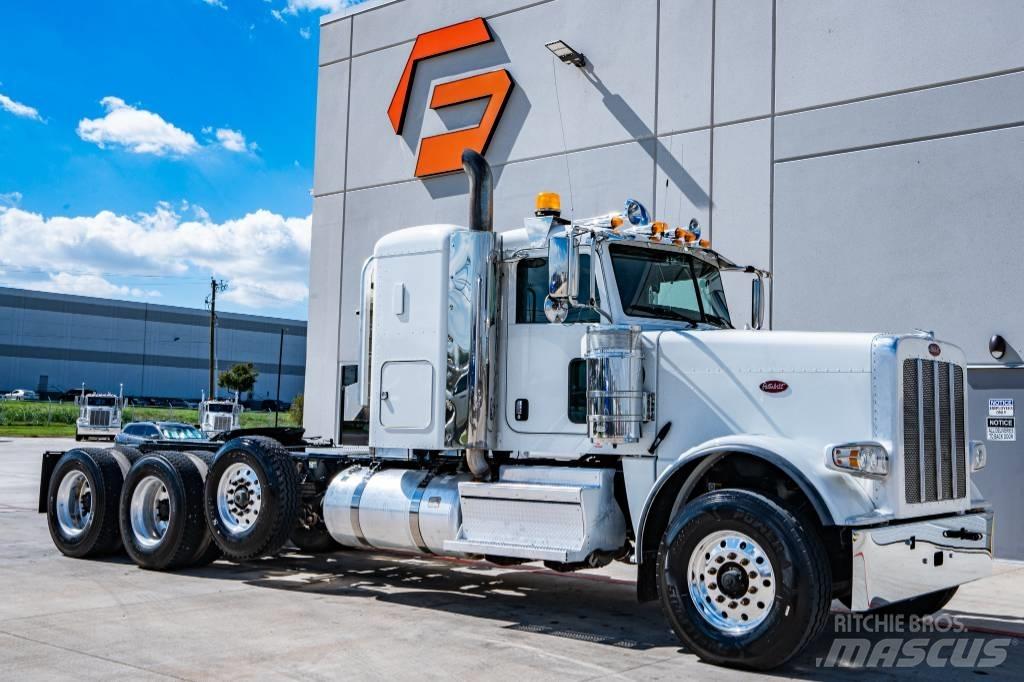 Peterbilt 389 Trekkers