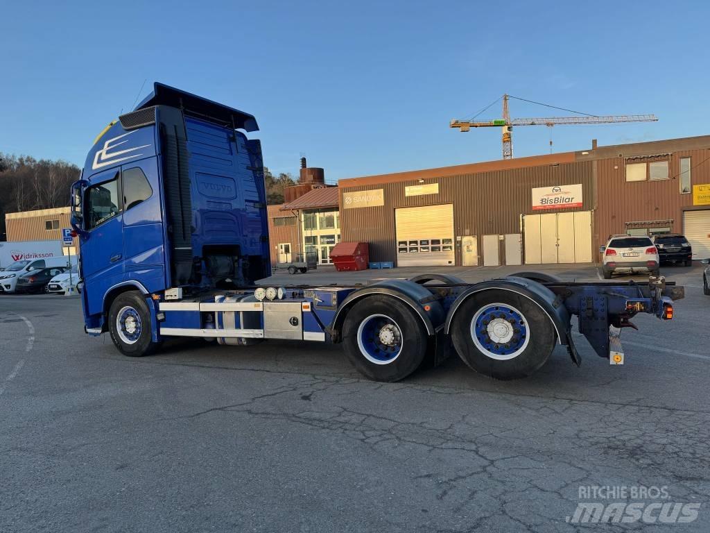 Volvo Fh 16 Chassis met cabine