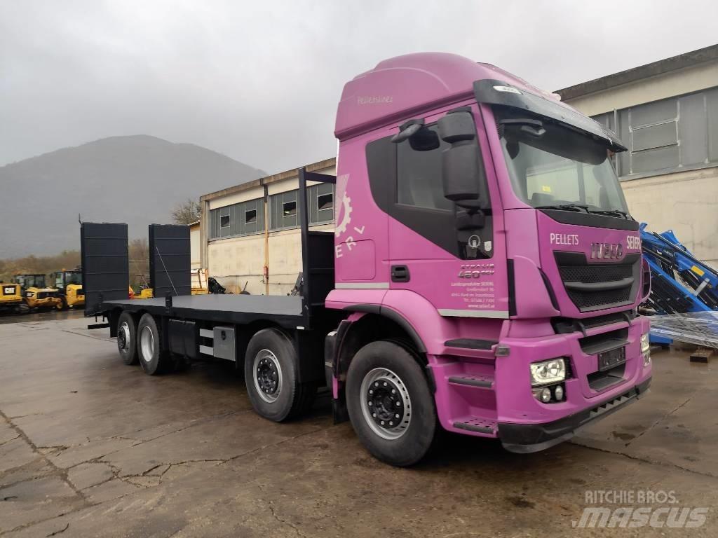 Iveco STRALIS 320S46 Vrachtwagen met vlakke laadvloer en lier