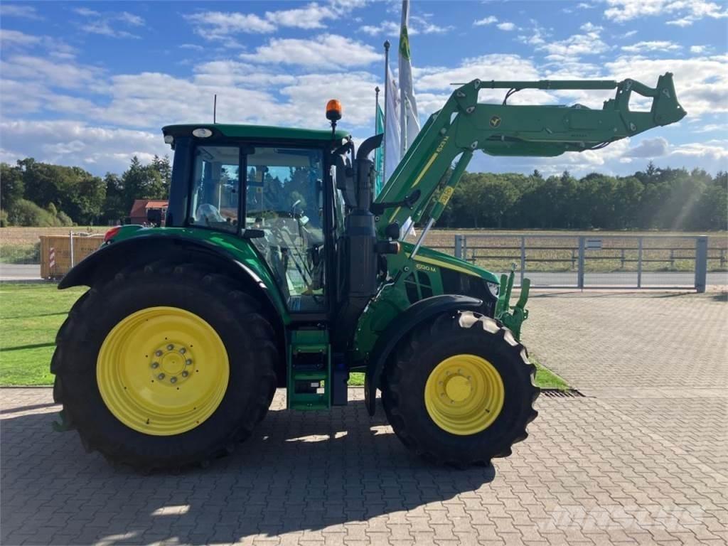 John Deere 6120M Tractoren