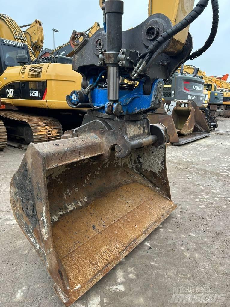 CAT M 318 F Wielgraafmachines