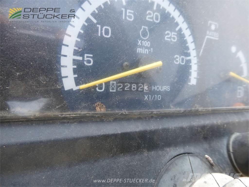 John Deere 2320 Compacttrekkers