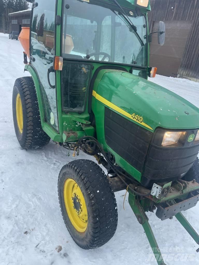 John Deere 4410 Compacttrekkers