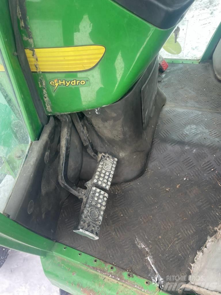 John Deere 4410 Compacttrekkers