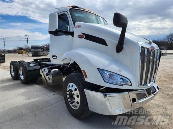Peterbilt 579 Trekkers