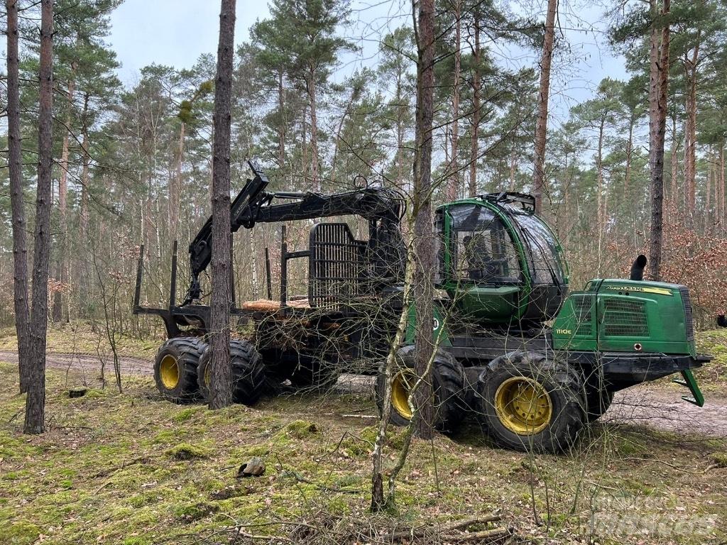 John Deere 1110 E Forwarders