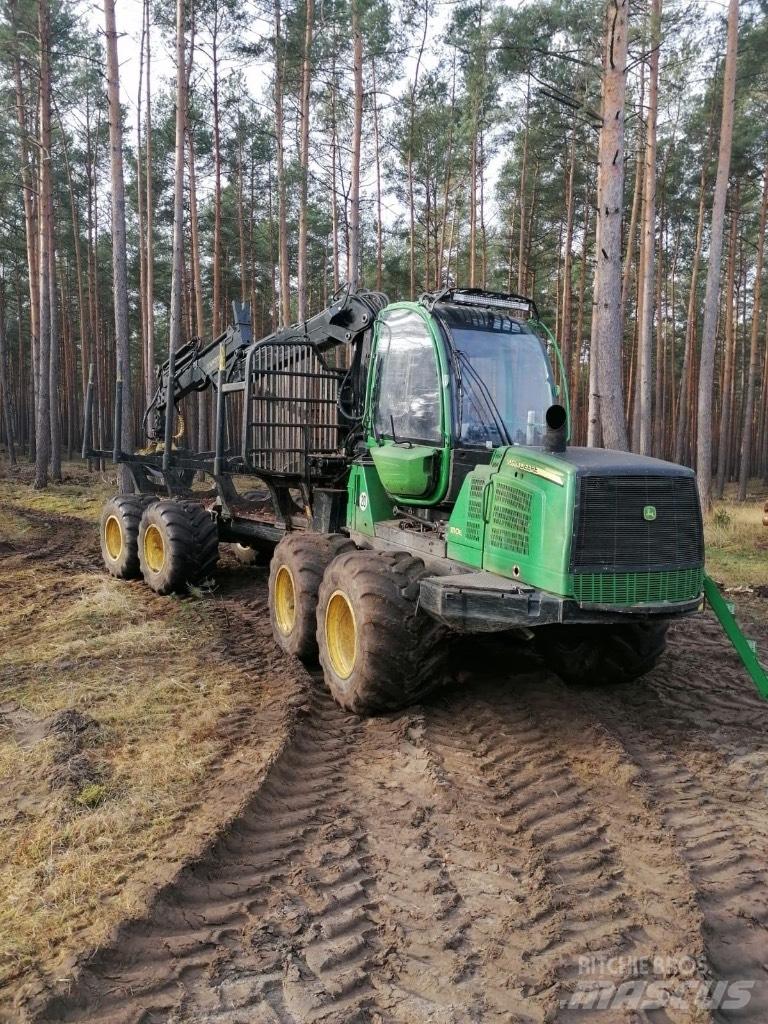 John Deere 1110 E Forwarders