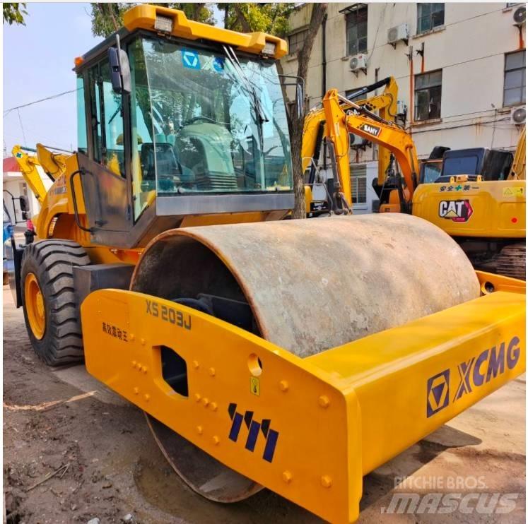 XCMG XS 203 J Trilrolwalsen