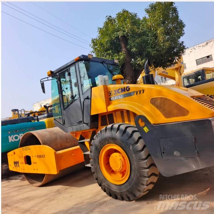XCMG XS 203 J Trilrolwalsen