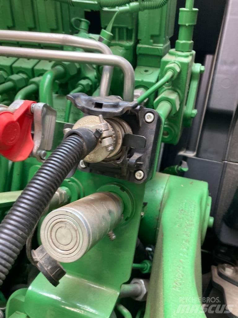 John Deere V416R Ronde-balenpersen