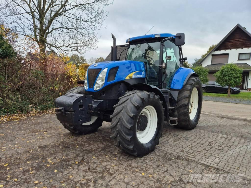 New Holland T 7040 Tractoren