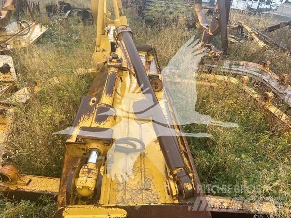 CAT 3852628 Bladen