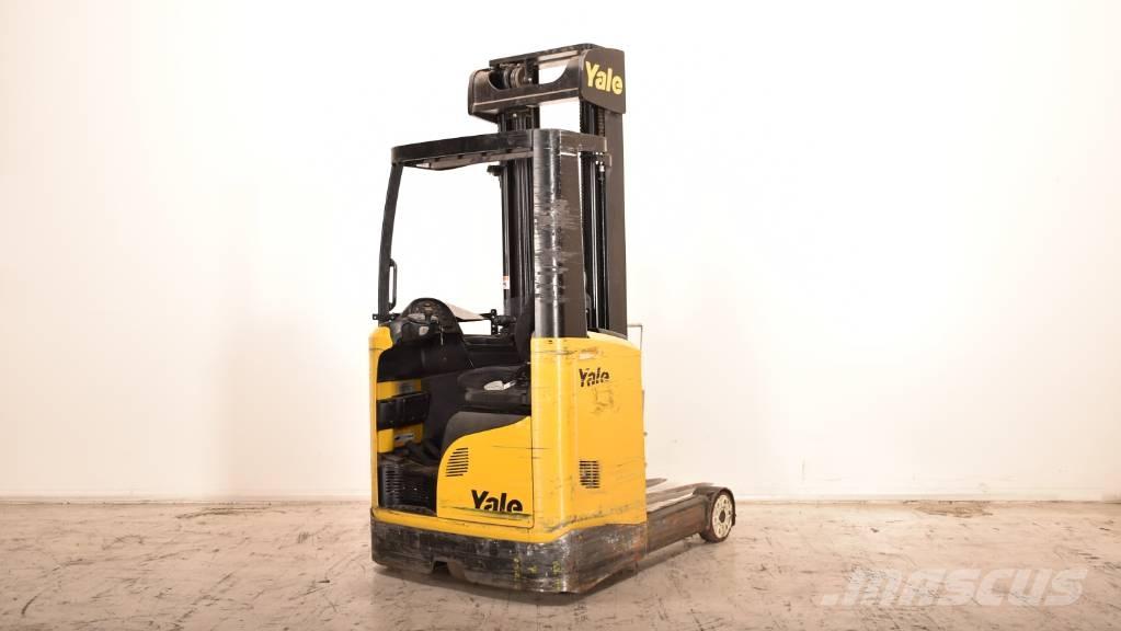 Yale MR 14 Reachtruck voor hoog niveau