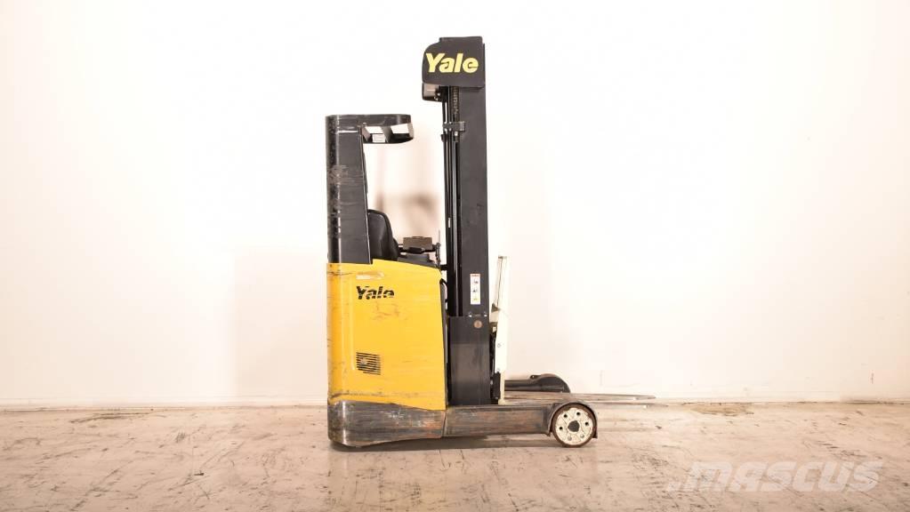 Yale MR 14 Reachtruck voor hoog niveau