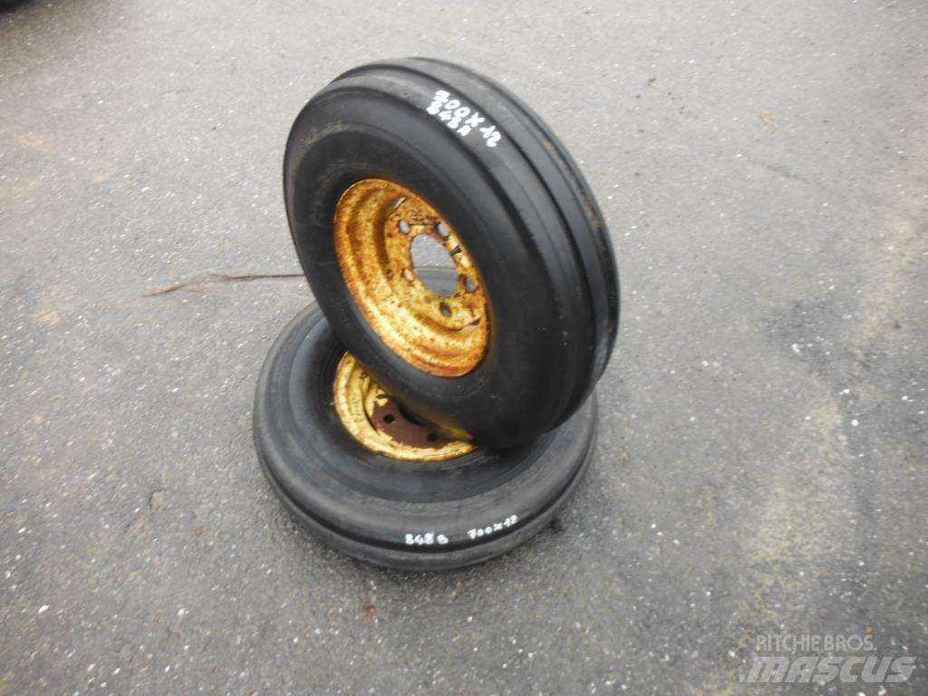 Dunlop 7.00X12 Banden, wielen en velgen