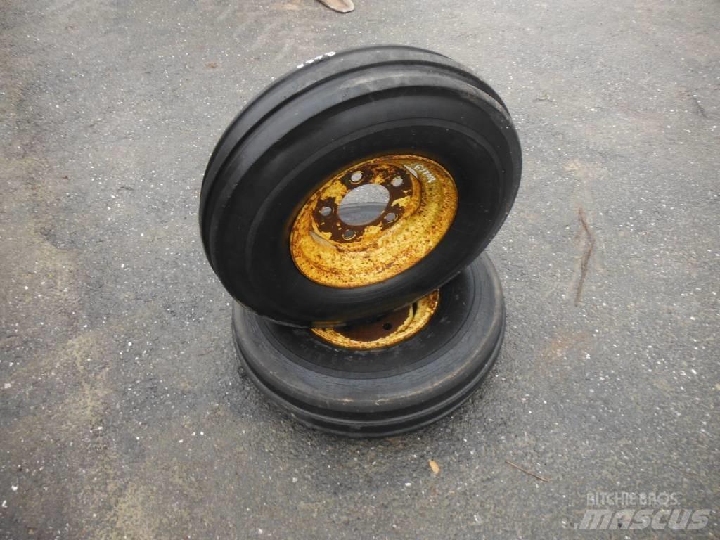 Dunlop 7.00X12 Banden, wielen en velgen