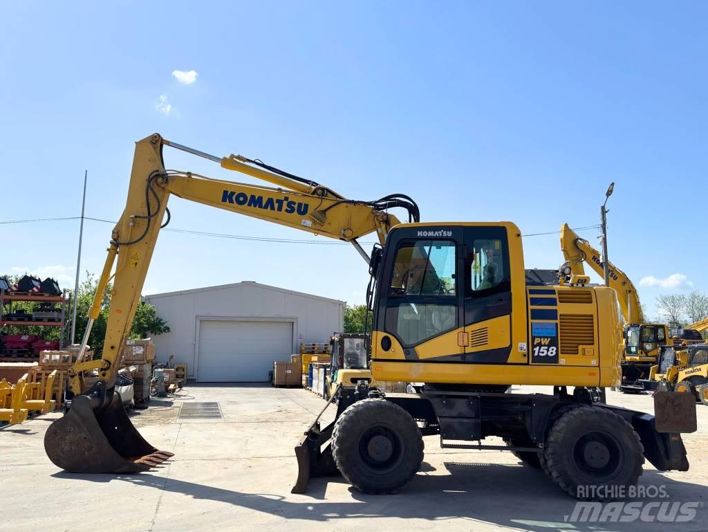 Komatsu PW 158-11 Wielgraafmachines