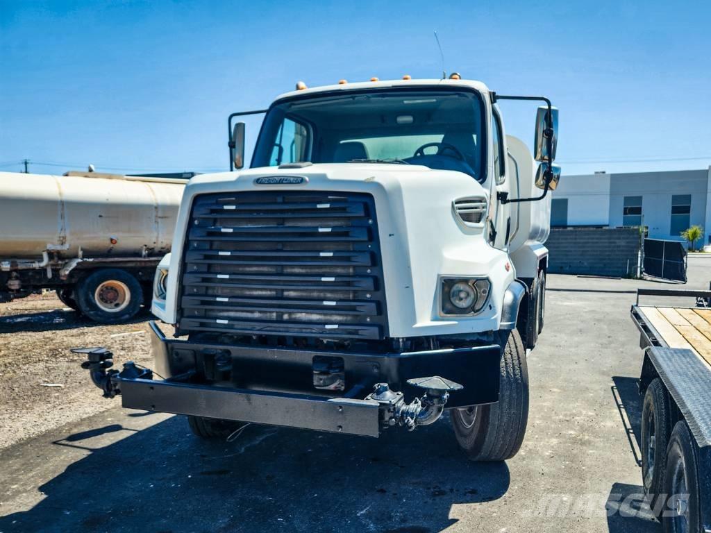 Freightliner 108 SD Water tankwagens