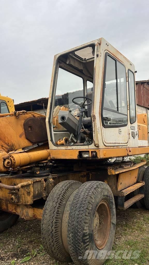 Liebherr 912 Rupsbanden, kettingen en onderstel
