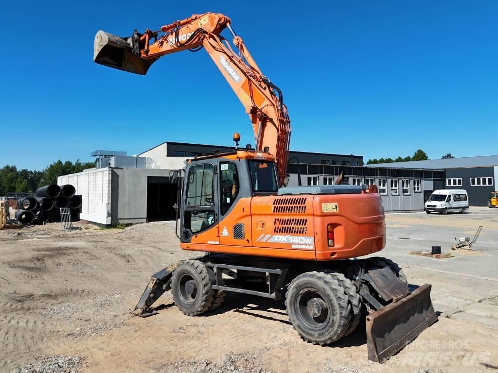 Doosan DX 140 W Wielgraafmachines