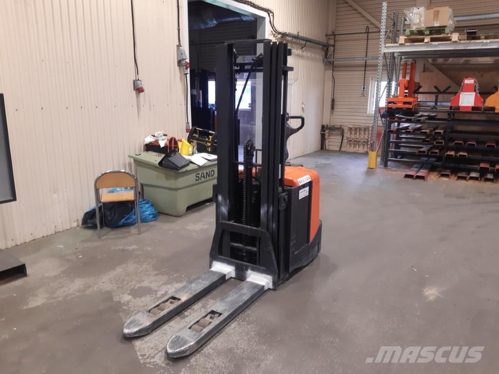 BT SPE125L Zelfrijdende stapelaars