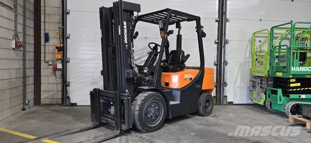 Doosan D 30 GP Diesel heftrucks