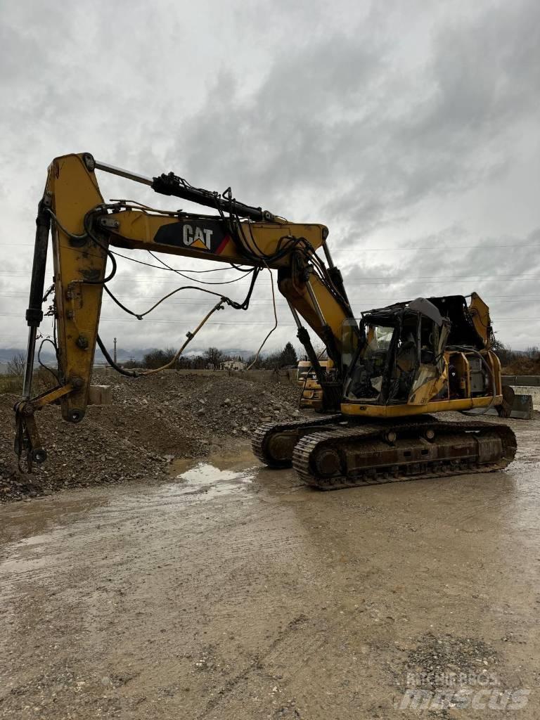 CAT 323 D Rupsgraafmachines