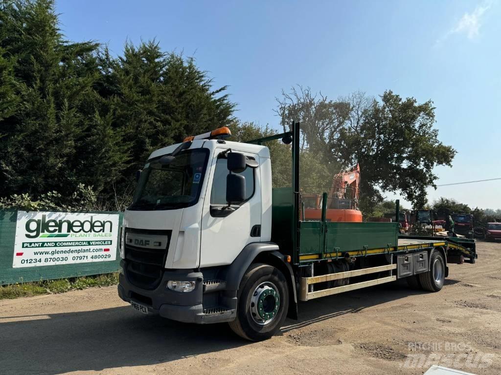DAF LF 220 Vrachtwagen met vlakke laadvloer en lier