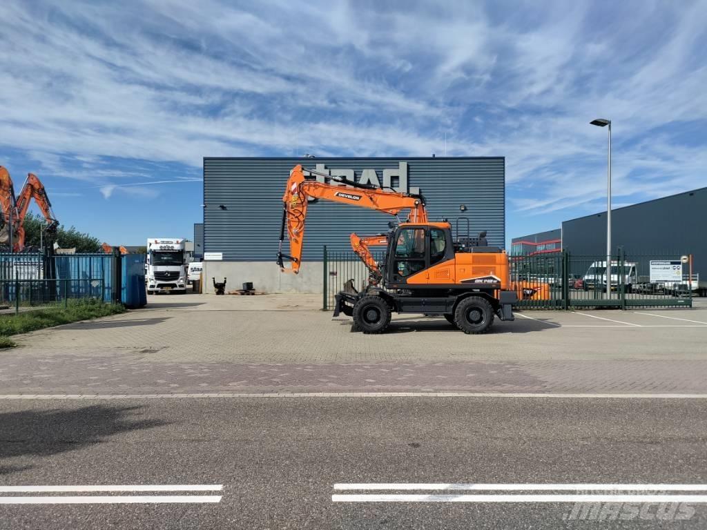 Develon DX140W-7 Wielgraafmachines